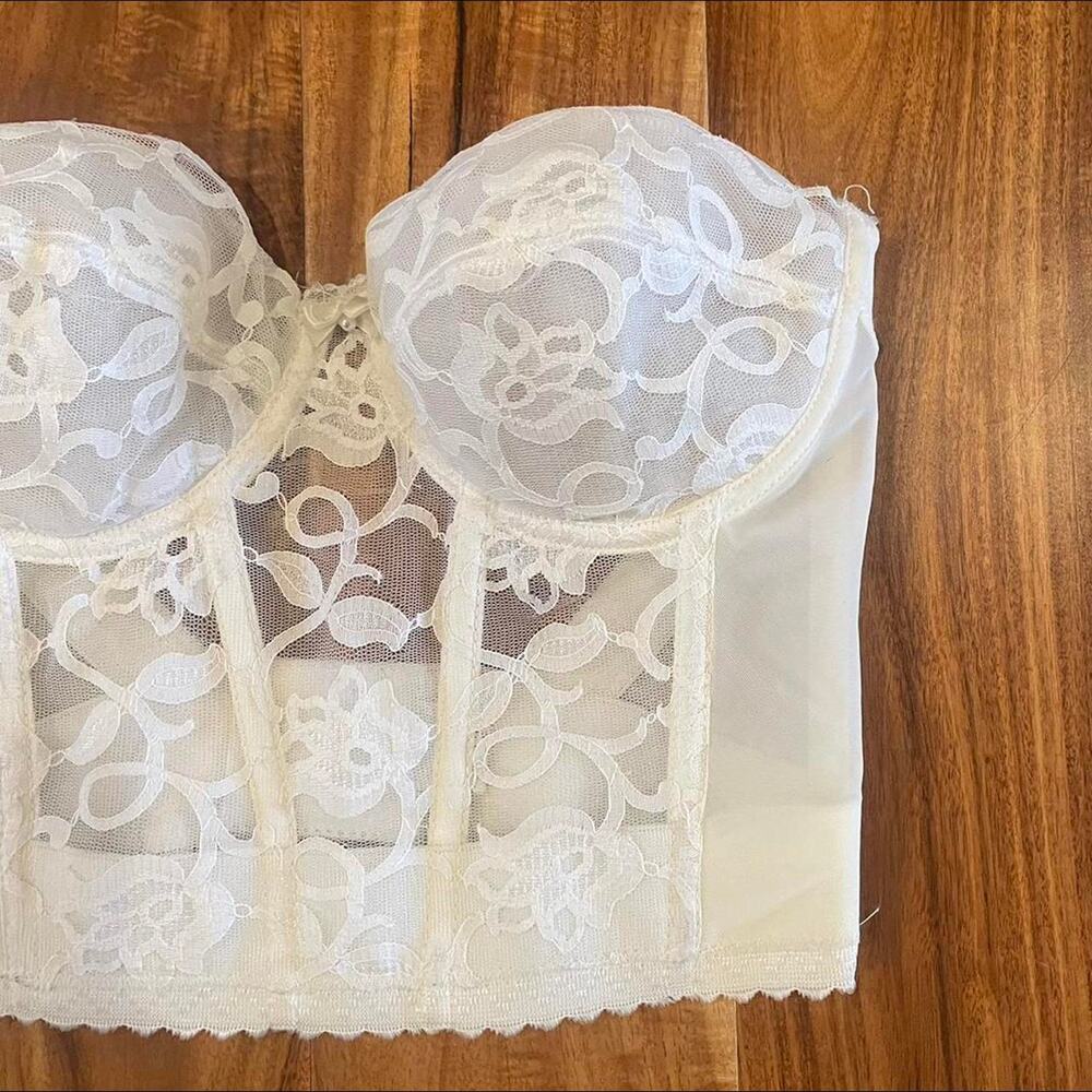 Vintage 90s White Lace Corset Top 34C - Picture 2 of 7